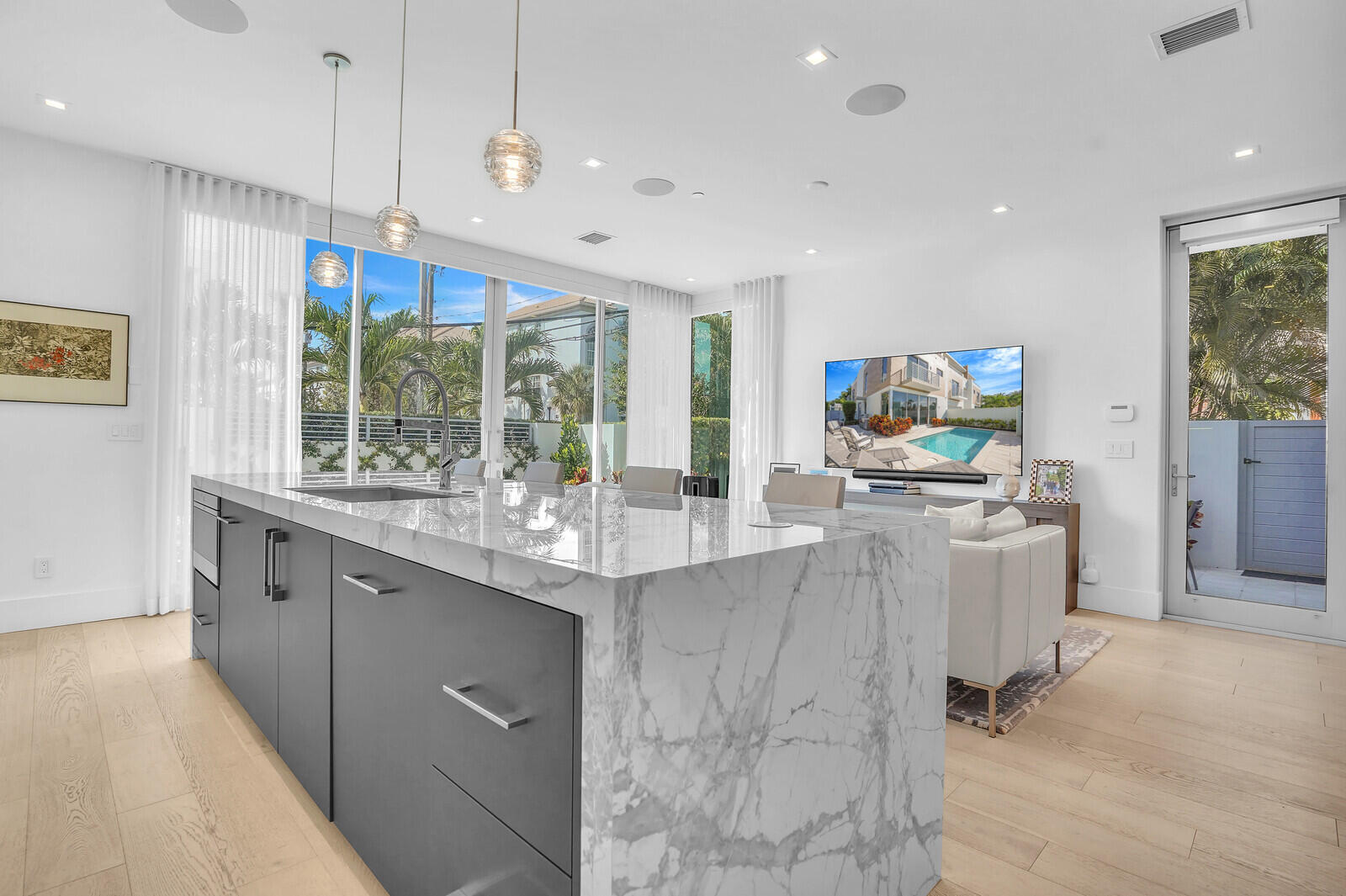 200 Northeast 7th Avenue, Unit 3 Delray Beach, FL 33483 - Photo 11 of 71 a kitchen with counter top space