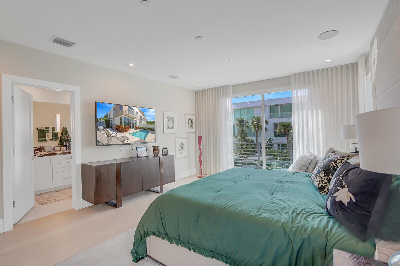 200 Northeast 7th Avenue, Unit 3 Delray Beach, FL 33483 - Photo 21 of 71 Primary Bedroom