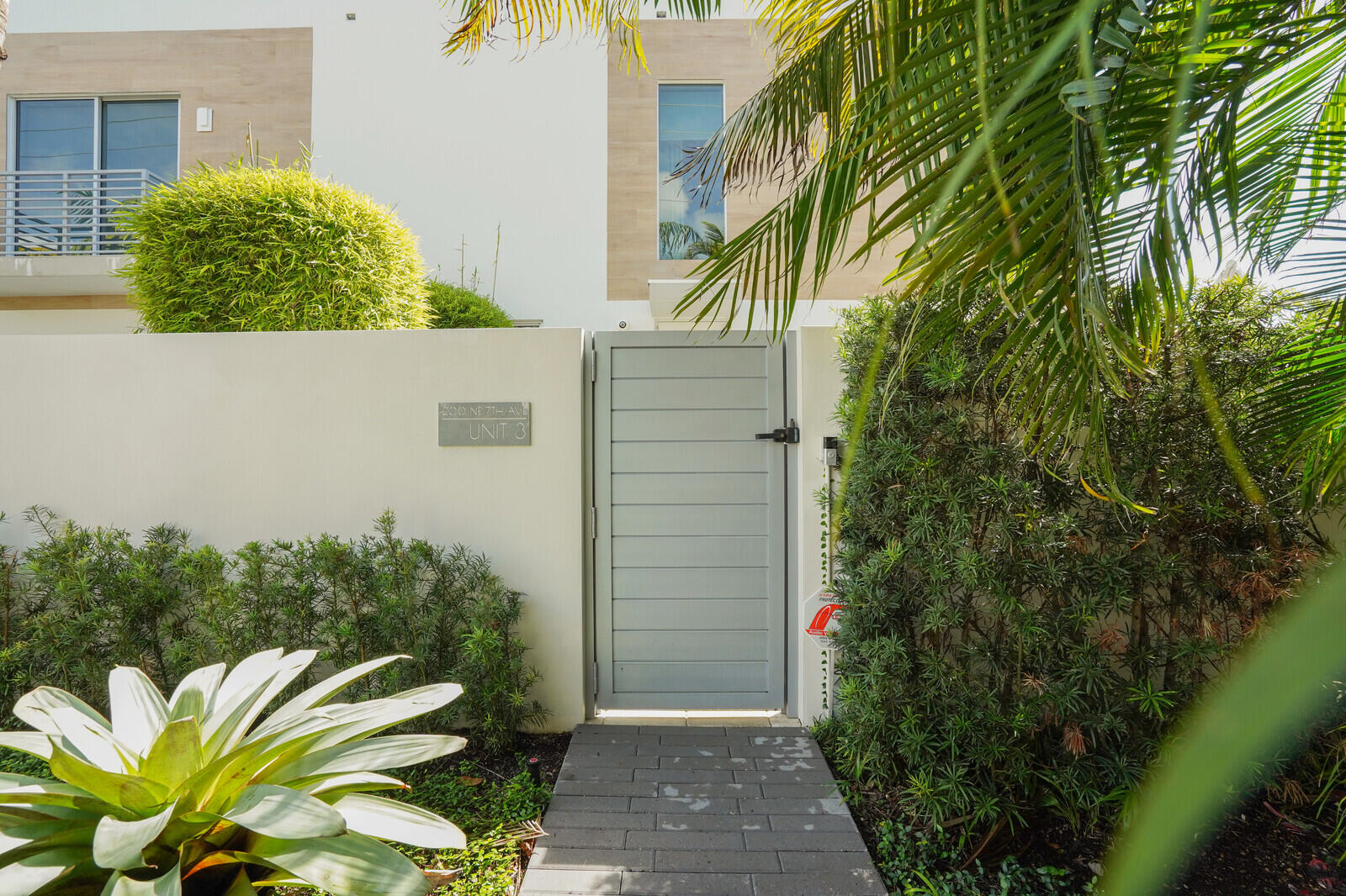 200 Northeast 7th Avenue, Unit 3 Delray Beach, FL 33483 - Photo 4 of 71 a view of a house with a plants