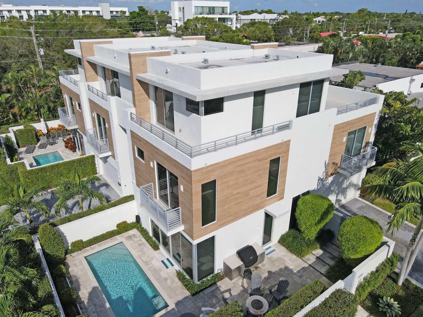 200 Northeast 7th Avenue, Unit 3 Delray Beach, FL 33483 - Photo 50 of 71 an aerial view of a house with a big yard