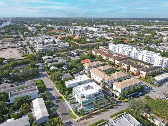 $2,749,000 | 200 Northeast 7th Avenue, Unit 3, Delray Beach, FL 33483