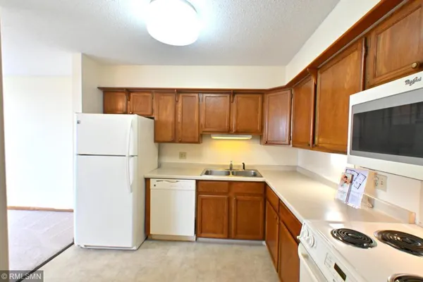 $39,900 | 7600 Golden Valley Road, Unit 510, Golden Valley, MN 55427