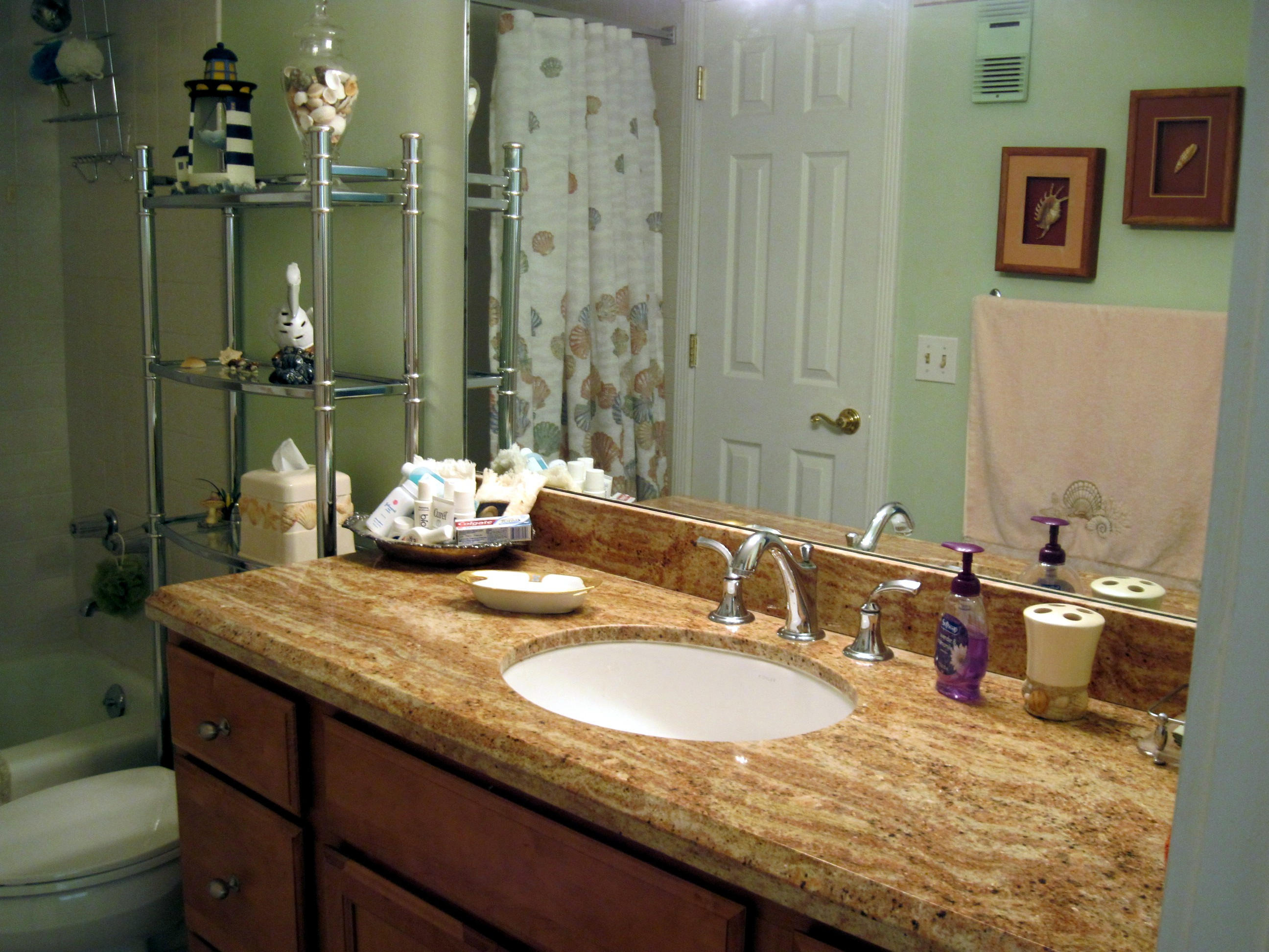 336 Golfview Road, Unit 718 North Palm Beach, FL 33408 - Photo 17 of 28 Guest Bath/Powder Room