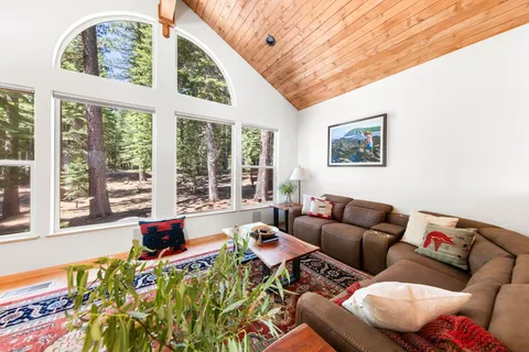 $1,449,000 | 12292 Greenleaf Way, Truckee, CA 96161