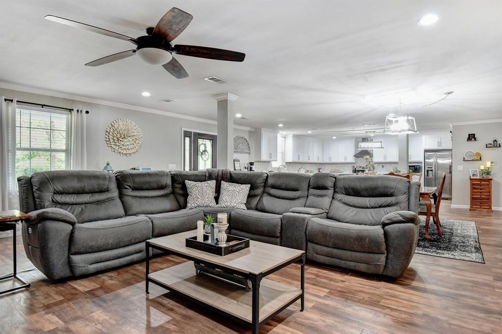 2199 Hawkins Road Whitesboro, TX 76273 - Photo 5 of 33