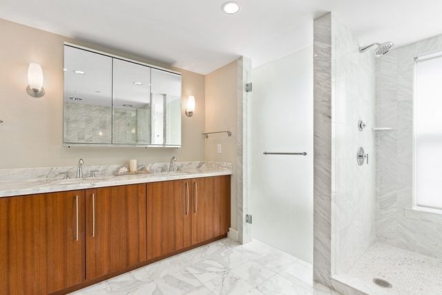 $1,170,000 | 4 Battery Wharf, Unit 4301, Boston, MA 02109