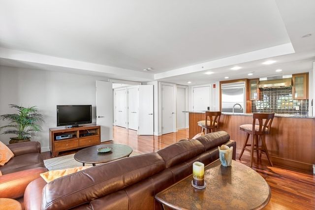 $1,170,000 | 4 Battery Wharf, Unit 4301, Boston, MA 02109