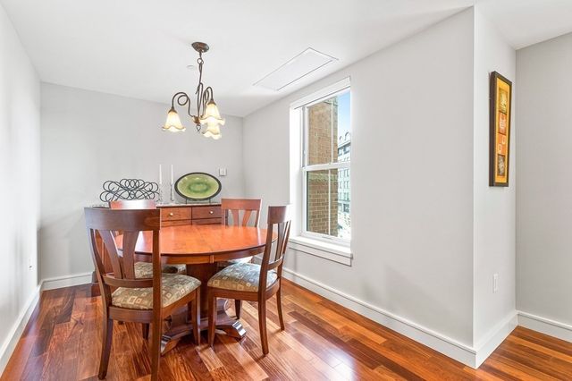 $1,170,000 | 4 Battery Wharf, Unit 4301, Boston, MA 02109