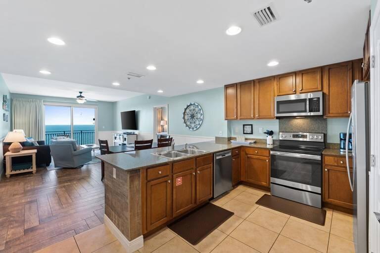 16701 Front Beach Road, Unit 1807 Panama City Beach, FL 32413 - Photo 7 of 28 Sterling Breeze 1807 - 8