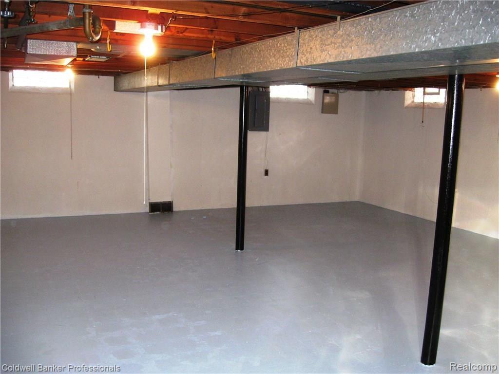 2142 Hawthorne Road Grosse Pointe, MI 48236 - Photo 16 of 20 IMG_2017.JPG