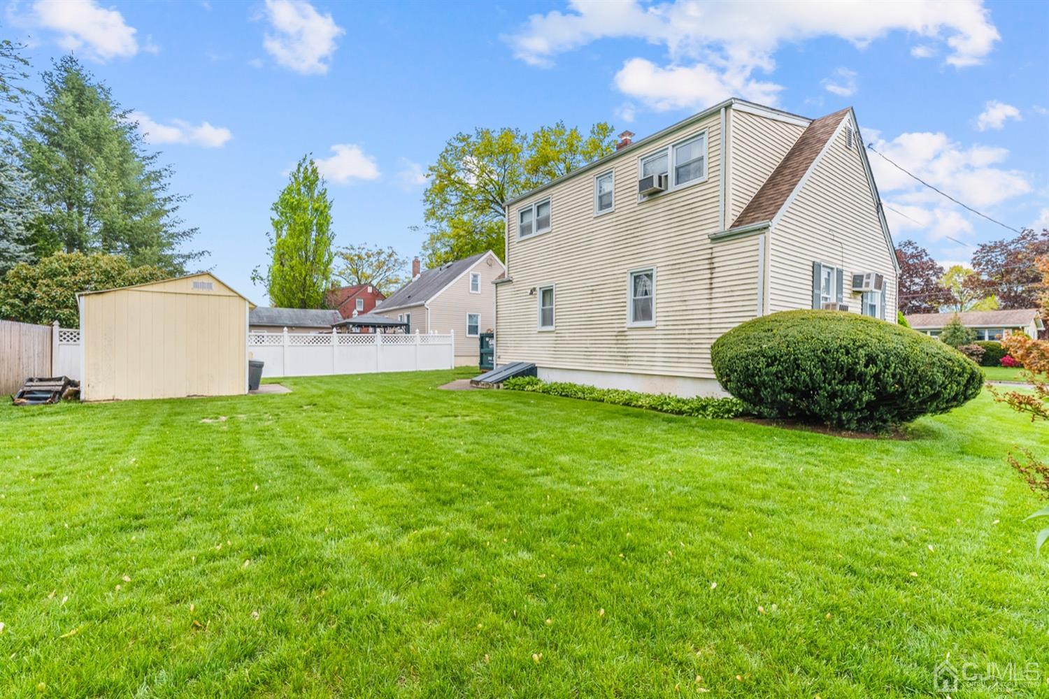 502 Decatur Avenue Middlesex, NJ 08846 - Photo 4 of 21 Gallery Image 4