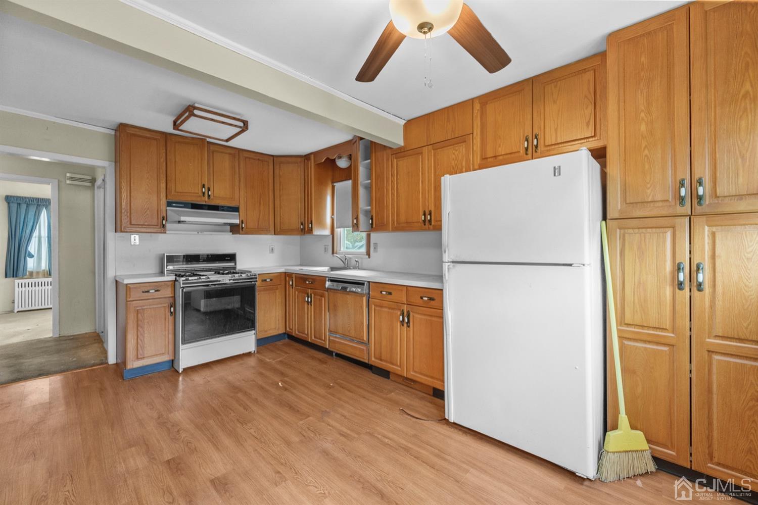502 Decatur Avenue Middlesex, NJ 08846 - Photo 8 of 21 Gallery Image 8
