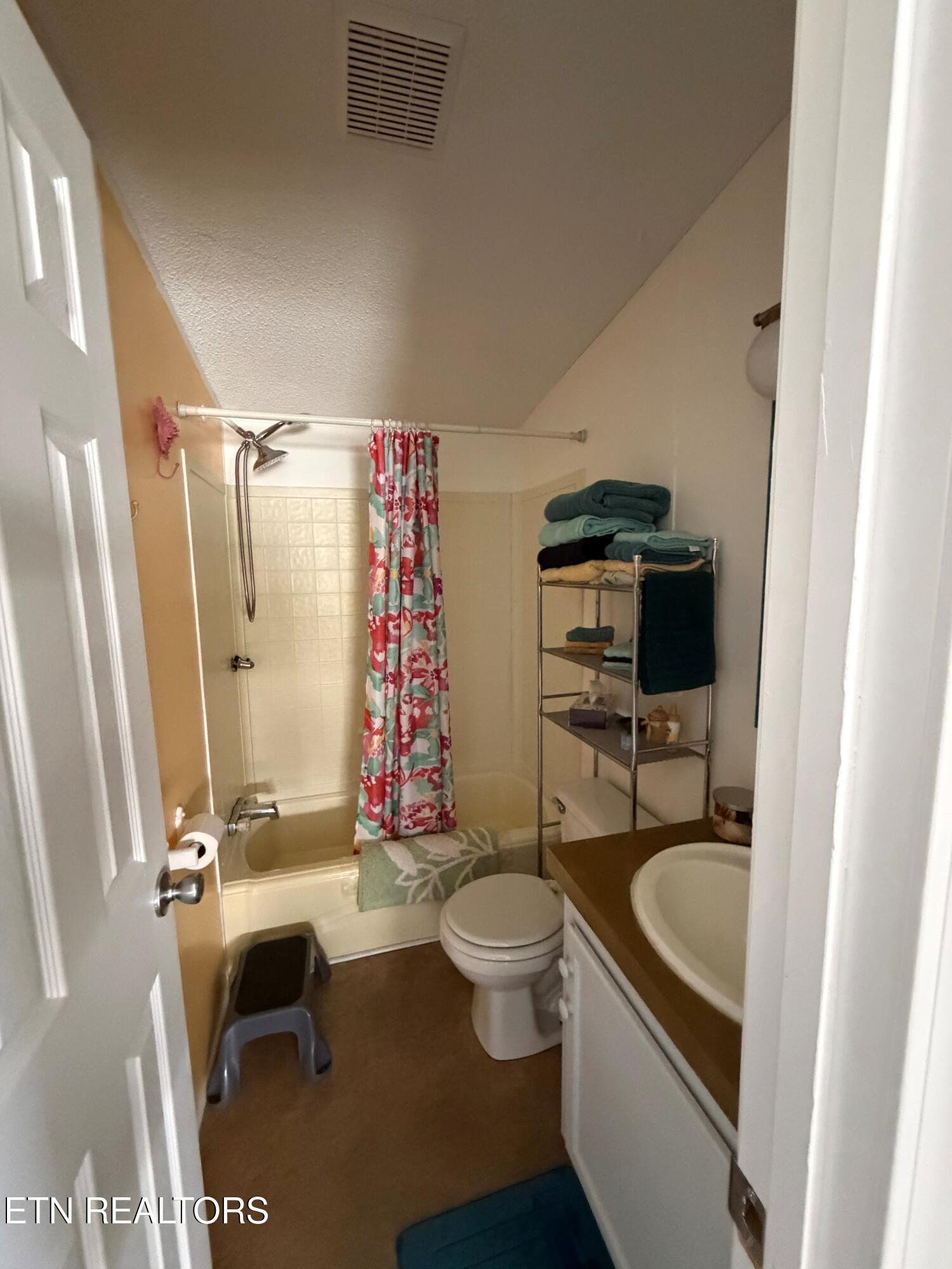 6998 Plateau Road Crossville, TN 38571 - Photo 23 of 28 6889 Plateau Road guest ba1