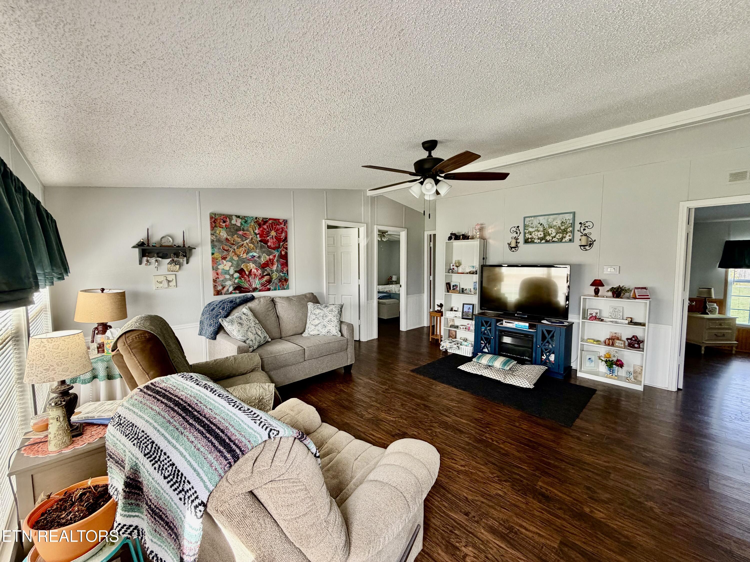 6998 Plateau Road Crossville, TN 38571 - Photo 5 of 28 plateau rd1 living2