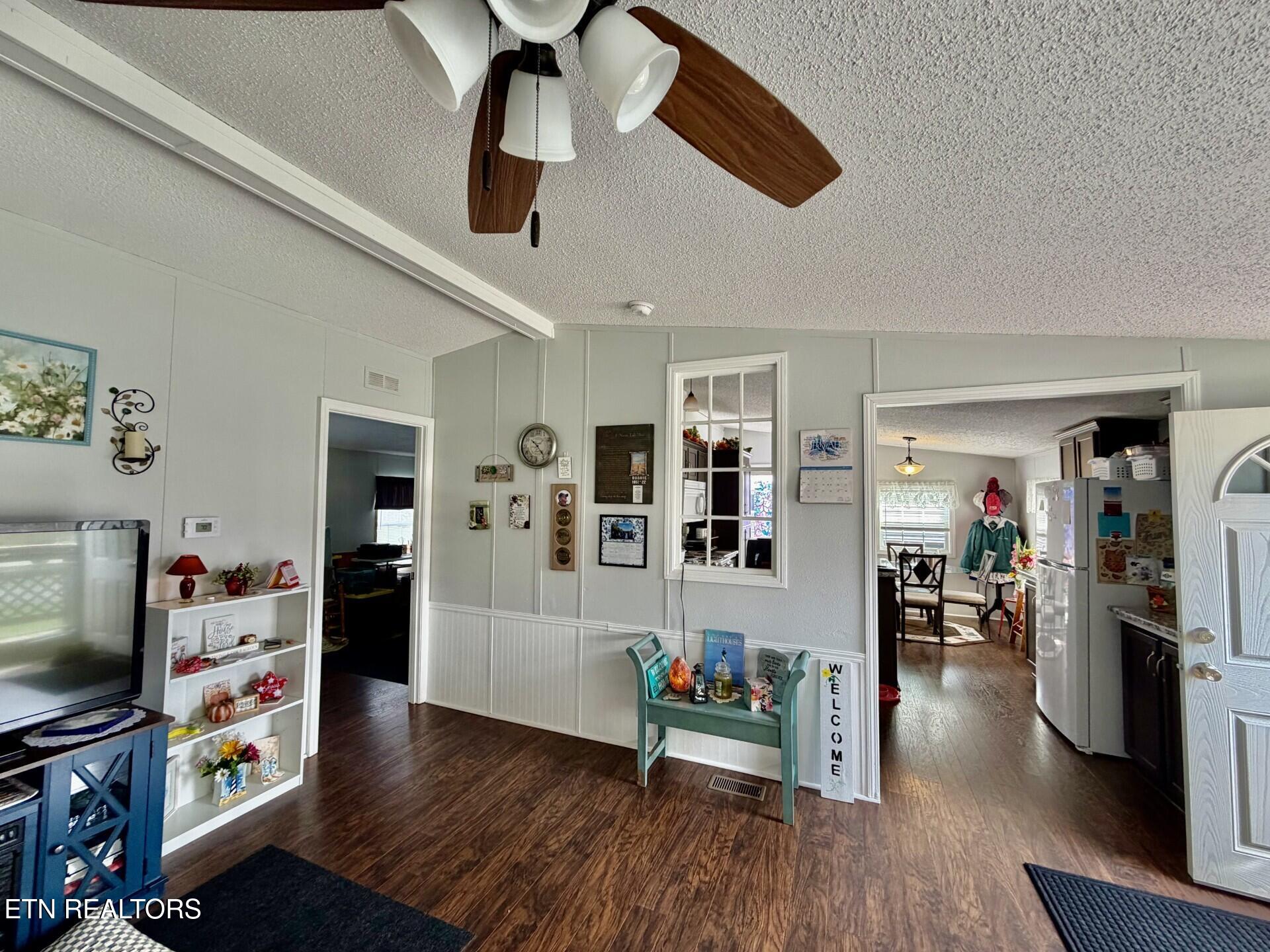 6998 Plateau Road Crossville, TN 38571 - Photo 6 of 28 Plateau Ro1ad lroom