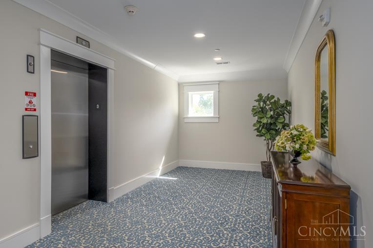 3818 Miami Road, Unit 303 Mariemont, OH 45227 - Photo 4 of 39