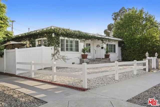 $1,299,000 | 11538 La Maida Street, Valley Village, CA 91601