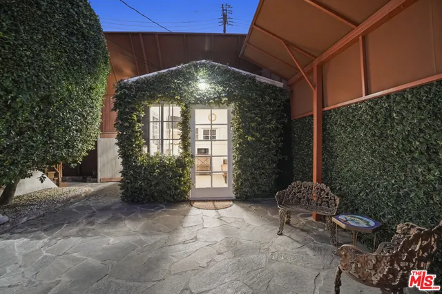 $1,299,000 | 11538 La Maida Street, Valley Village, CA 91601