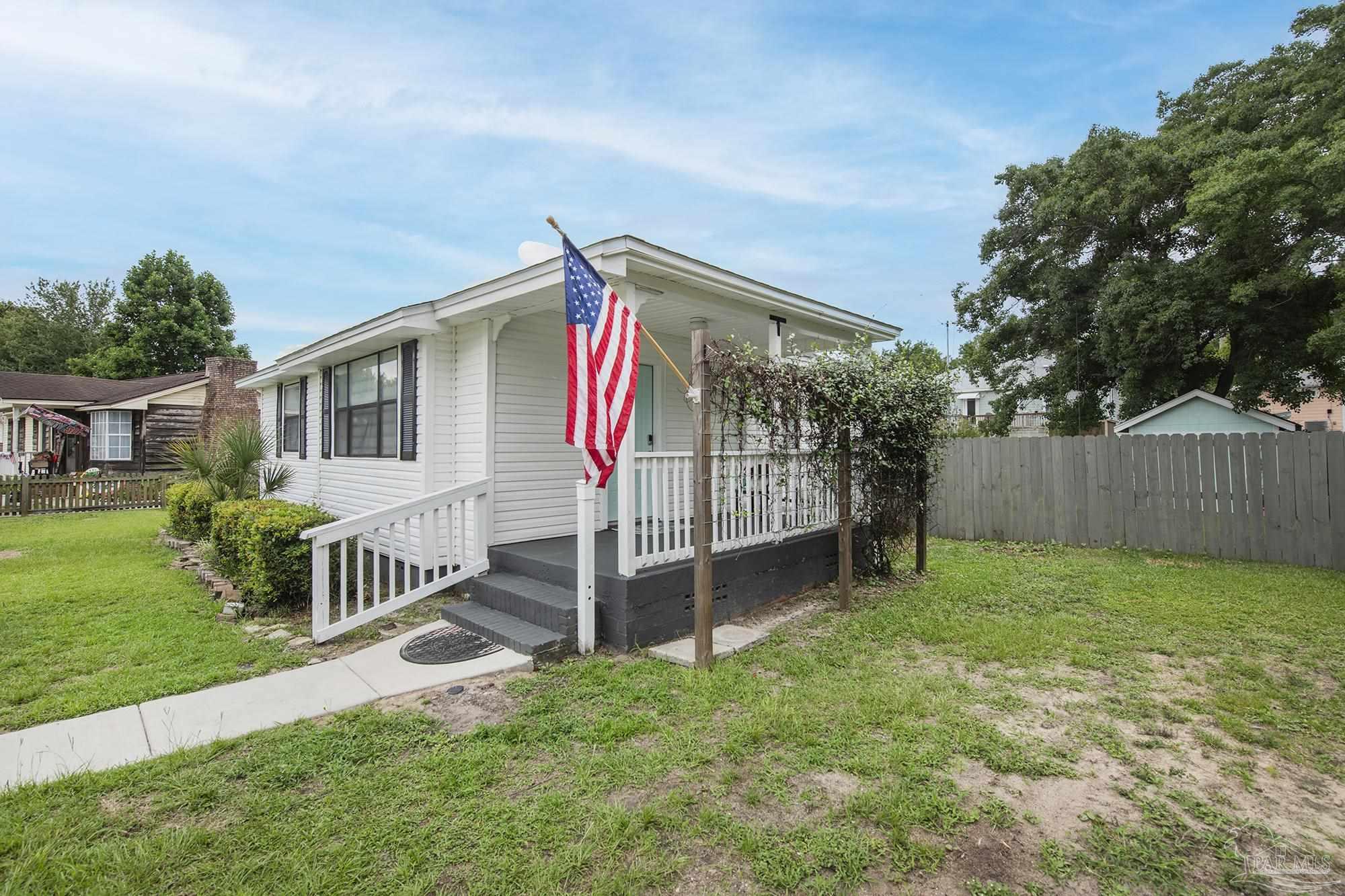 211 Berry Road Pensacola, FL 32507 - Photo 2 of 39