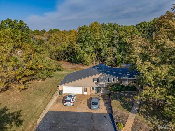 $295,000 | 2641 Highway 156, Waterloo, IL 62298