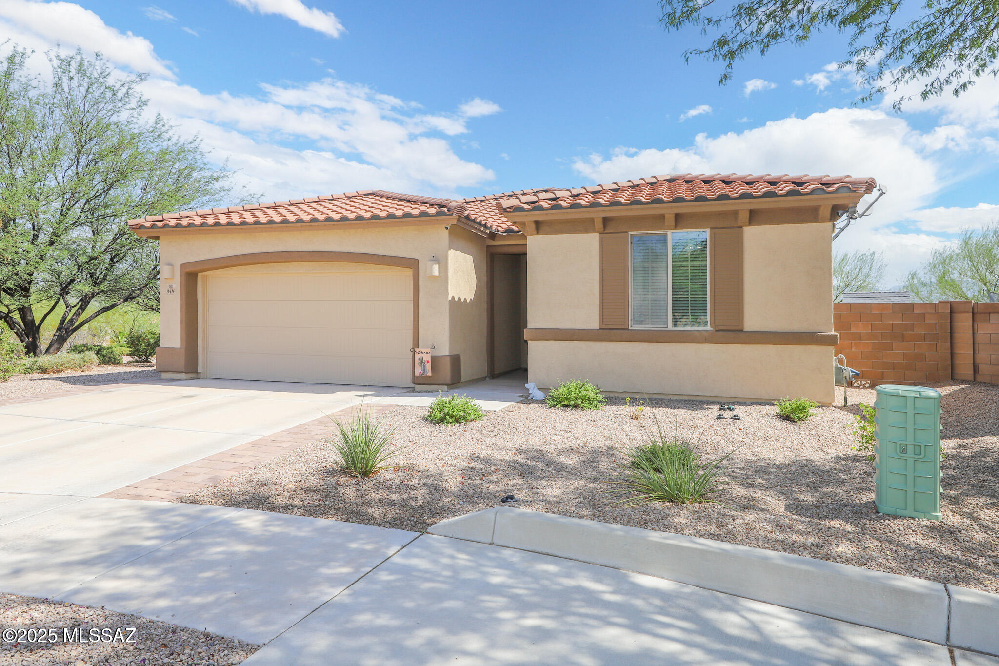 9426 Horned Lizard Loop Tucson, AZ 85747 - Photo 2 of 32