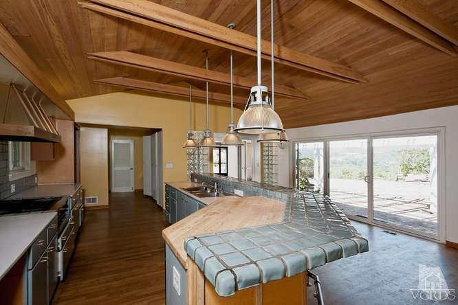 1240 Mark Avenue Carpinteria, CA 93013 - Photo 8 of 20