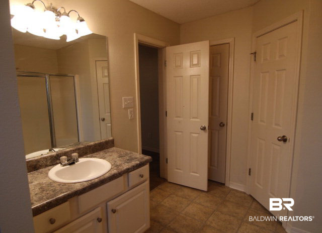 4005 Kendallbrook Loop Foley, AL 36535 - Photo 8 of 12 Master Bath