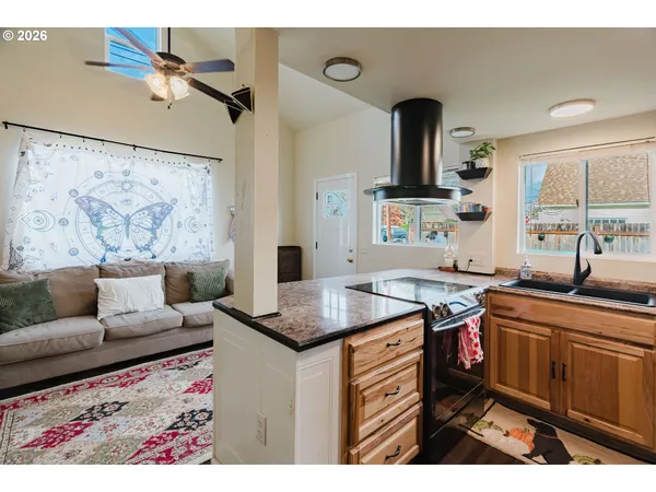 $329,000 | 1620 Southwest 16th Avenue, Albany, OR 97321