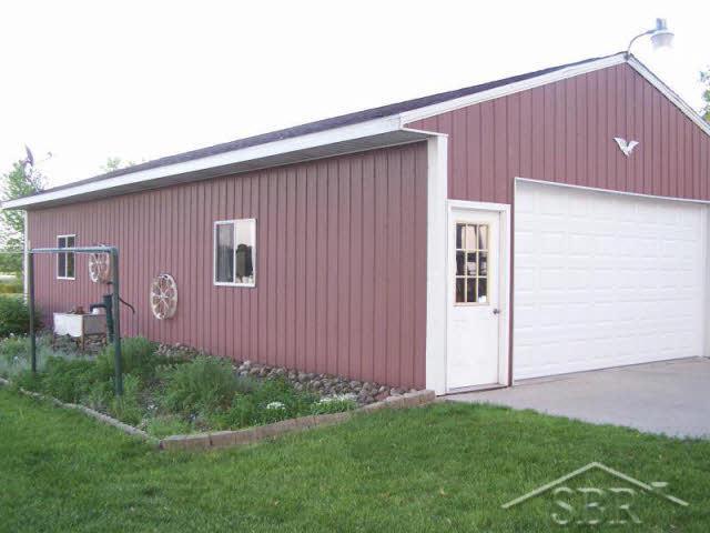 6500 Hackett Road Freeland, MI 48623 - Photo 10 of 11 20035401-9.JPG