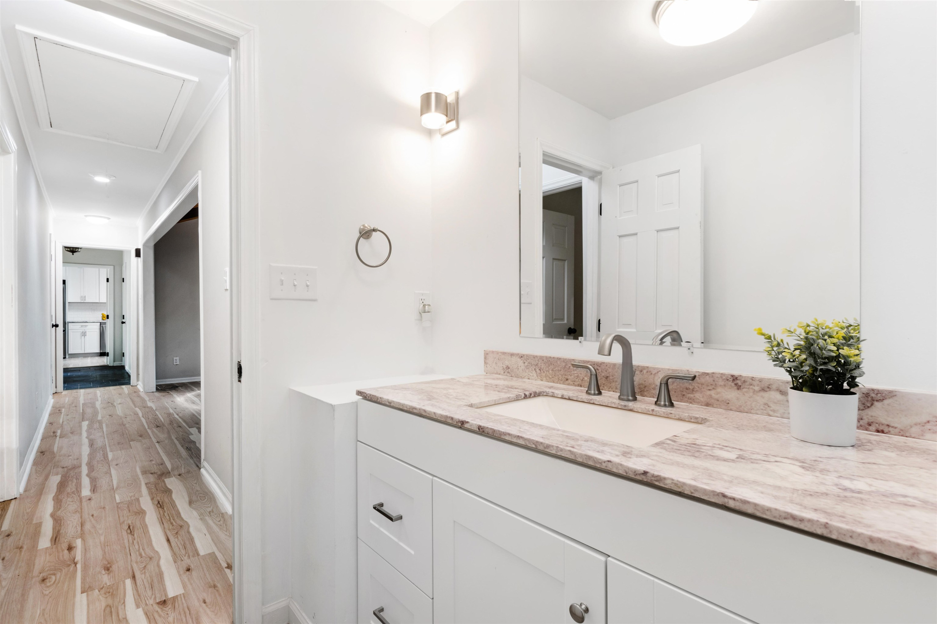308 Moss Run Raleigh, NC 27614 - Photo 23 of 38 Mainlevel Shared Bath