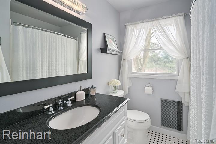 307 West Bemis Road Saline, MI 48176 - Photo 17 of 38 19.jpg