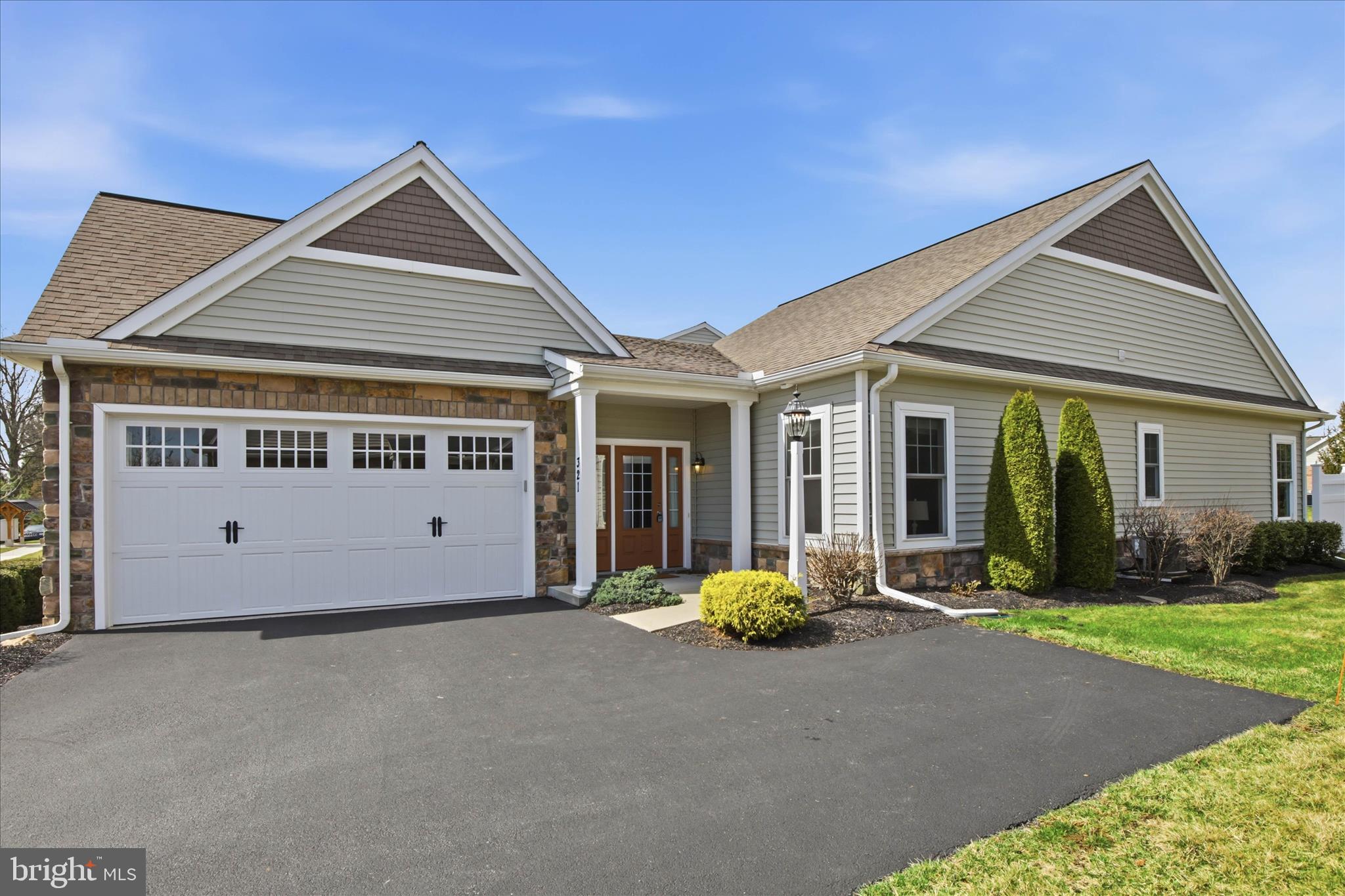 321 Pin Oak Drive Lititz, PA 17543 - Photo 5 of 27