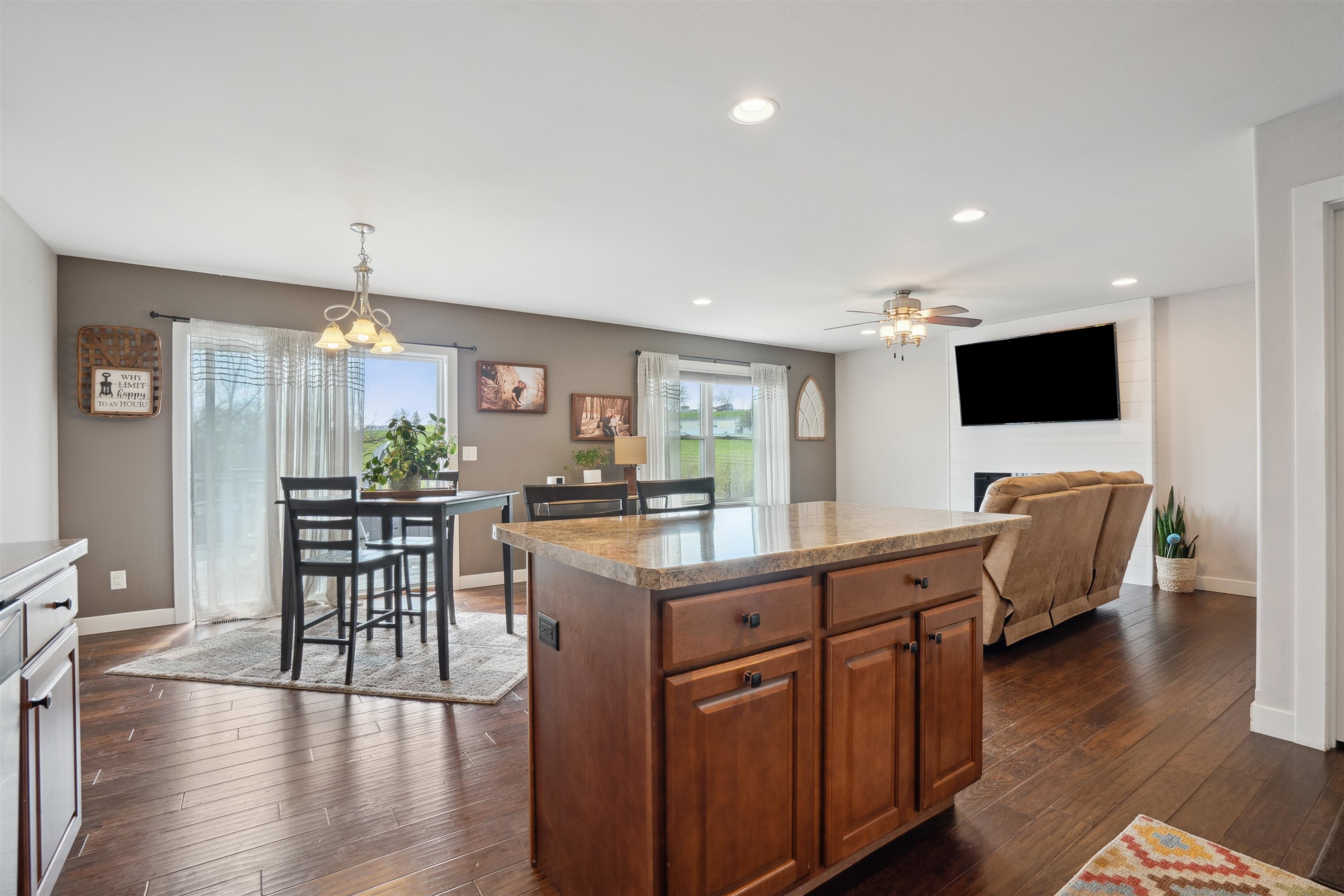 840 Marisa Ridge Dubuque, IA 52001 - Photo 11 of 27 Gallery Image 11