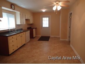 3041 South 13th Street Springfield, IL 62703 - Photo 3 of 14