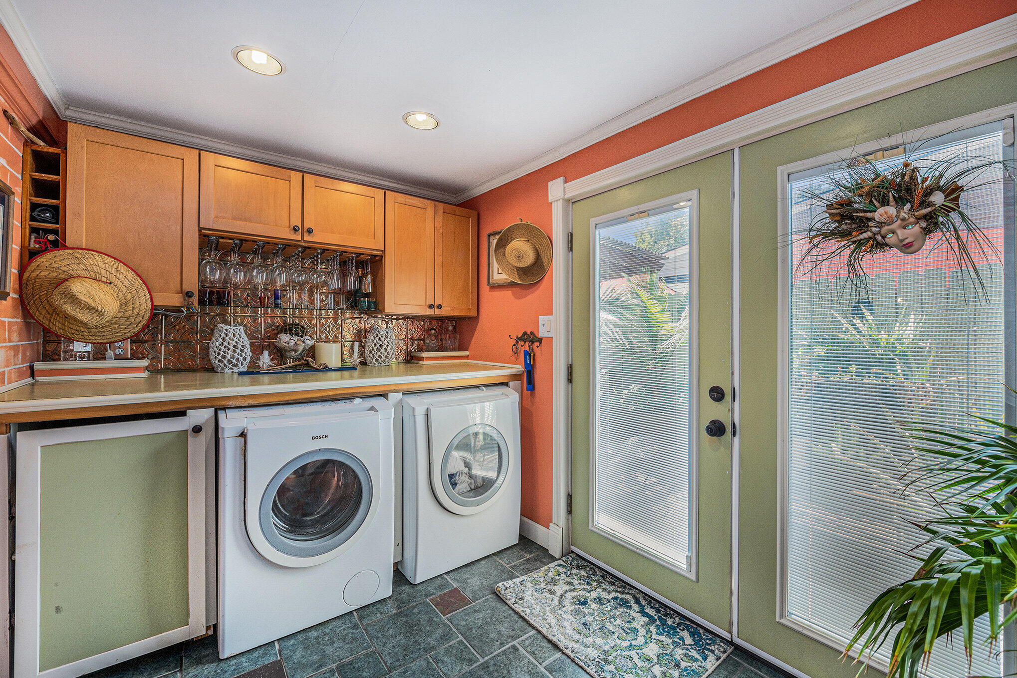 605 Ann Street Mount Pleasant, SC 29464 - Photo 23 of 32 Laundry area