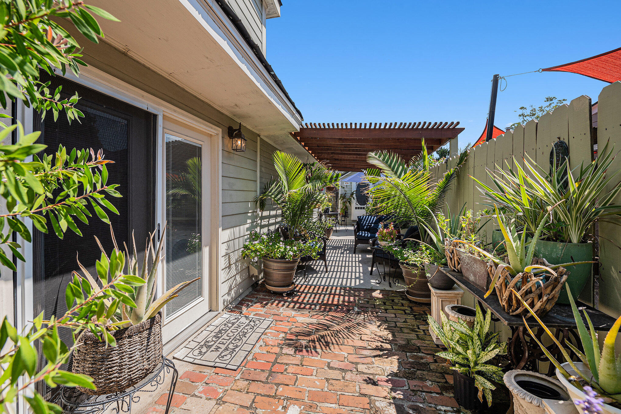 605 Ann Street Mount Pleasant, SC 29464 - Photo 5 of 32 Back Patio
