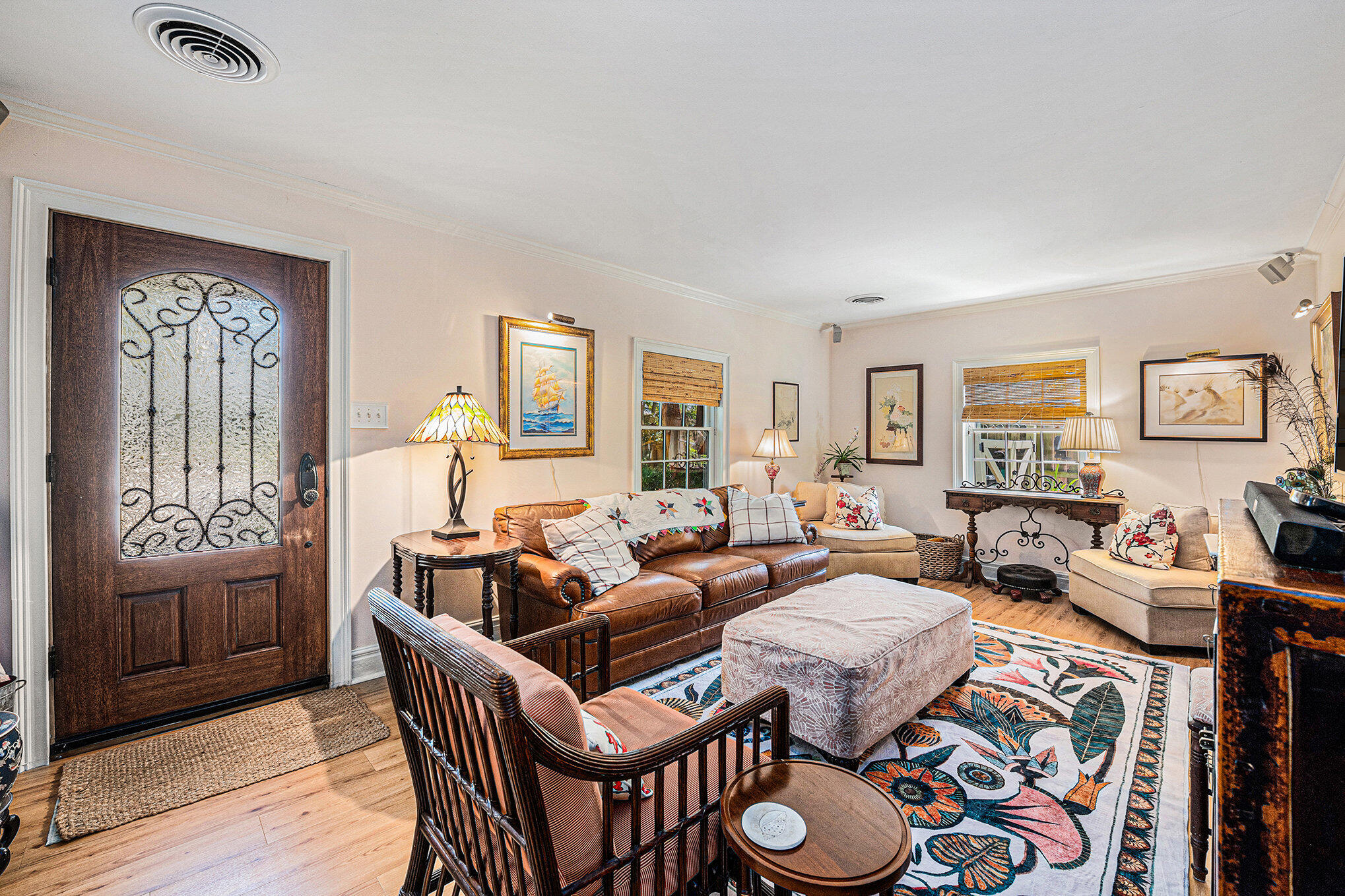 605 Ann Street Mount Pleasant, SC 29464 - Photo 6 of 32 Living Room