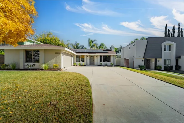 $795,000 | 28224 Oaklar Drive, Saugus, CA 91350