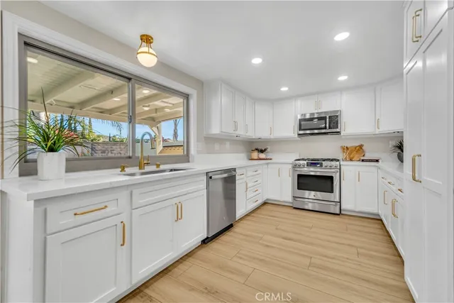$795,000 | 28224 Oaklar Drive, Saugus, CA 91350