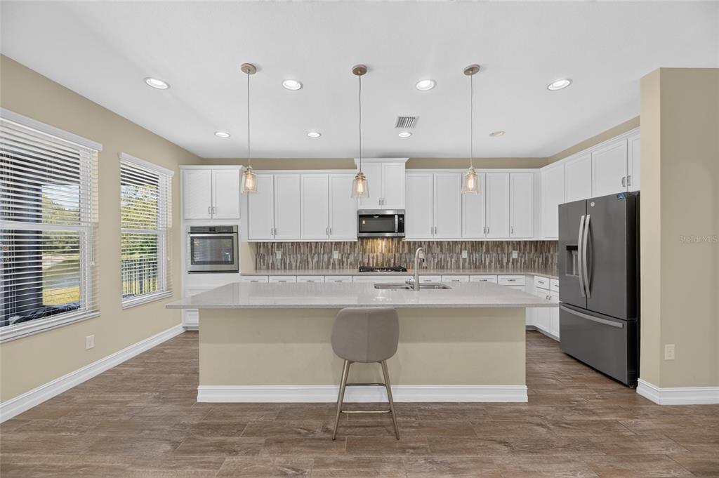3506 Wicket Field Road Lutz, FL 33548 - Photo 6 of 31