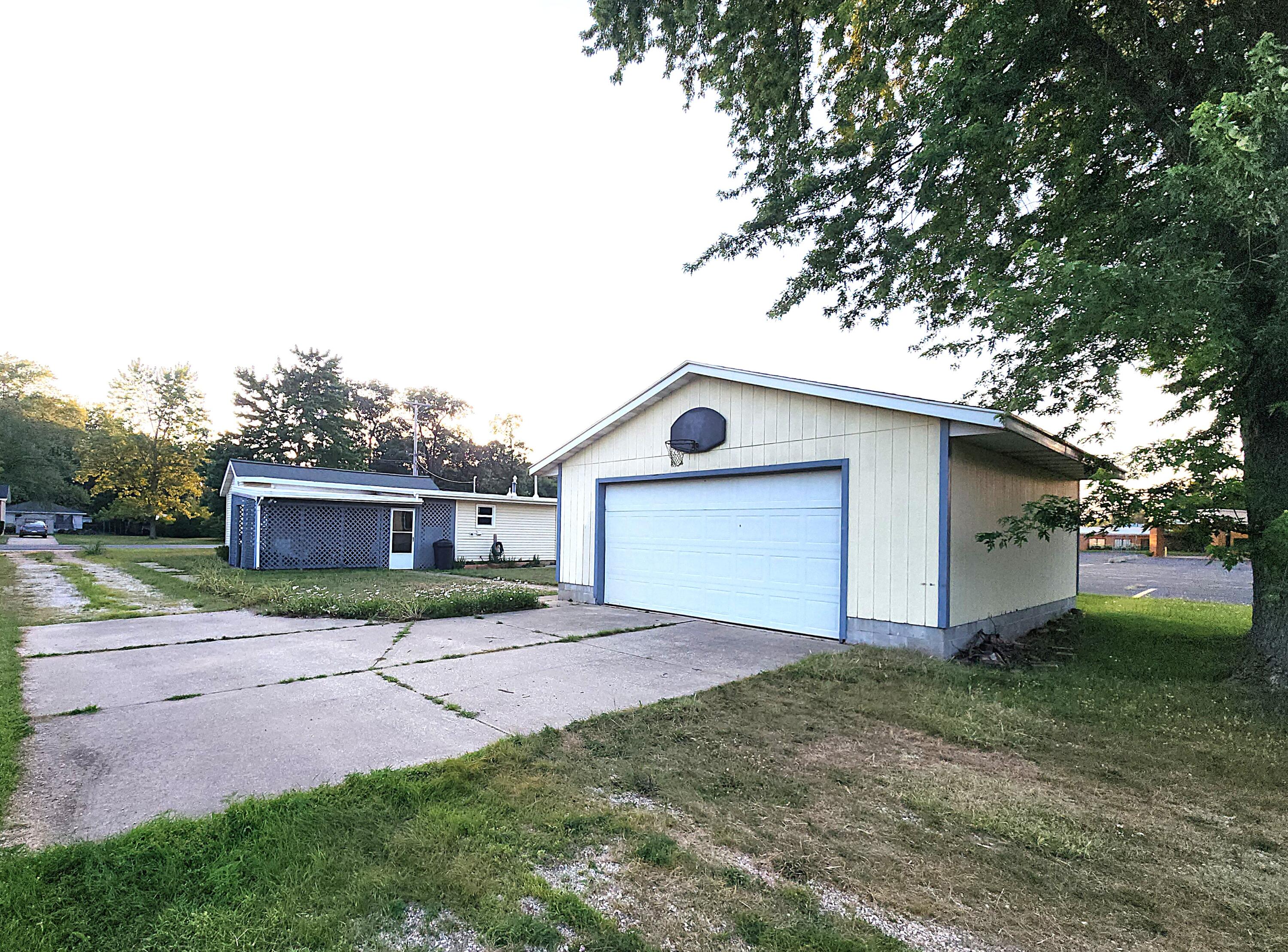 1150 Quarterline Road Muskegon, MI 49442 - Photo 3 of 20 Rear View