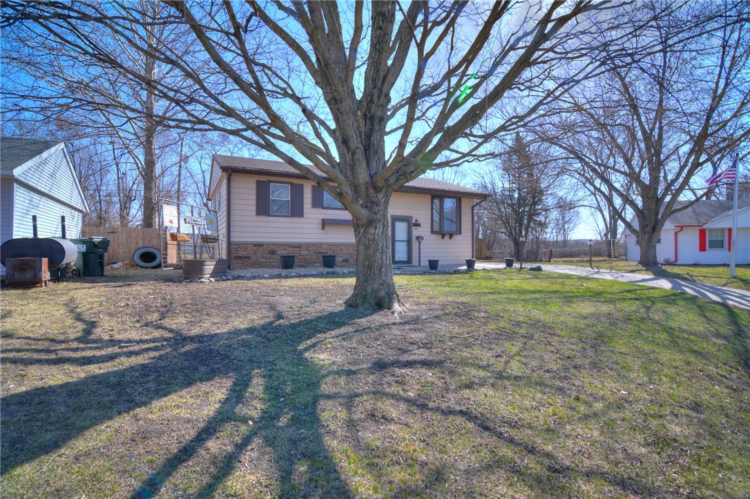 8 Whippoorwill Drive Decatur, IL 62526 - Photo 2 of 33 Front