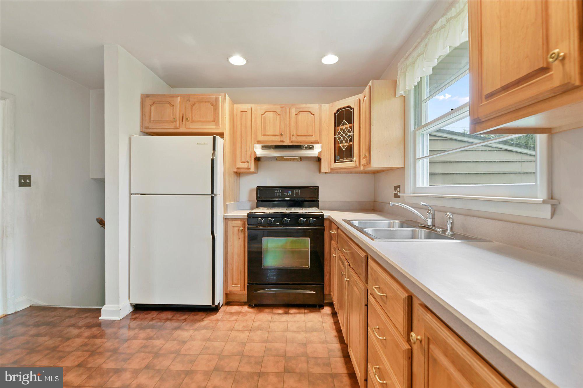 1614 Landon Road Towson, MD 21204 - Photo 12 of 41 Gallery Image 12