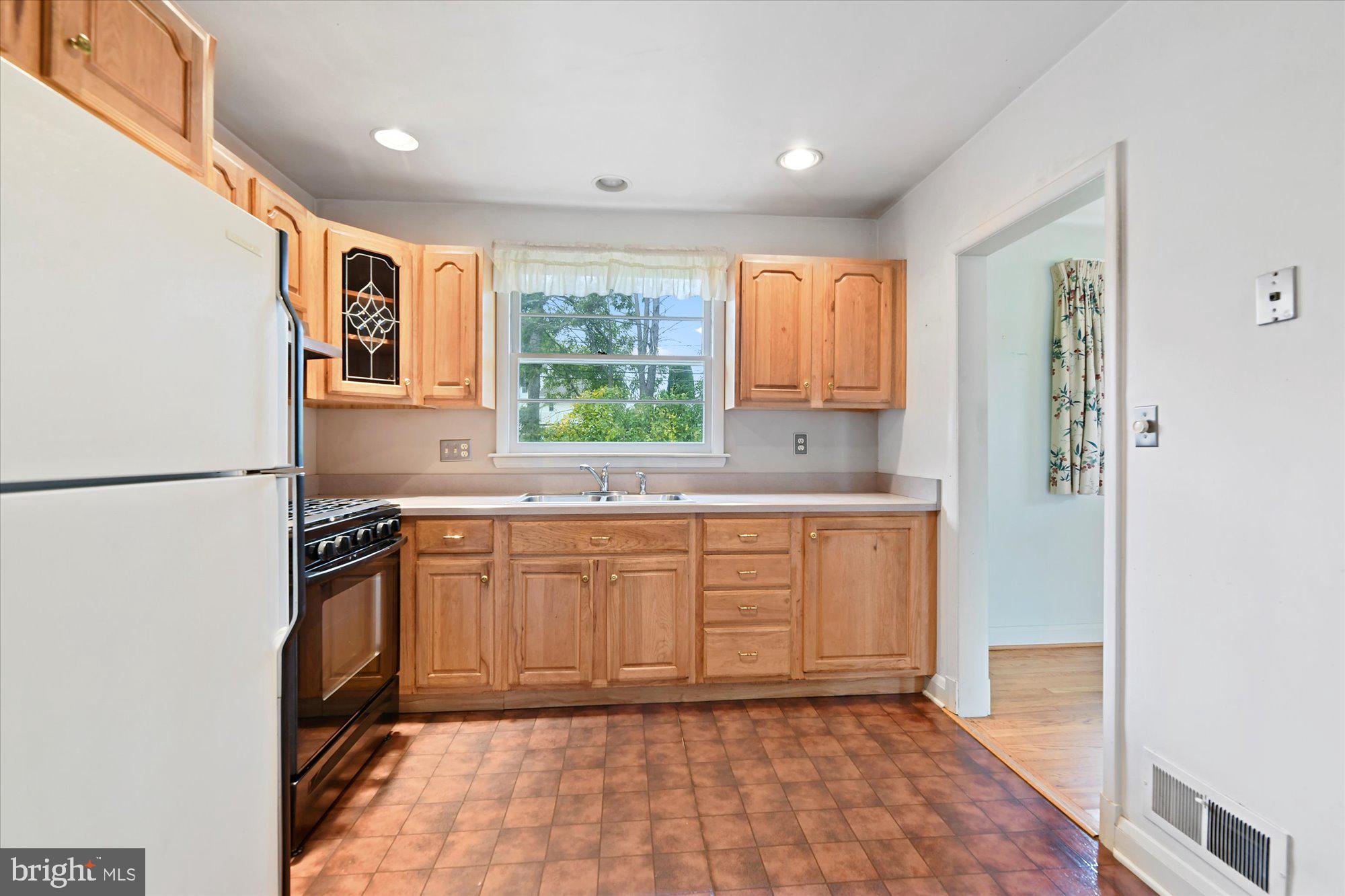 1614 Landon Road Towson, MD 21204 - Photo 14 of 41 Gallery Image 14