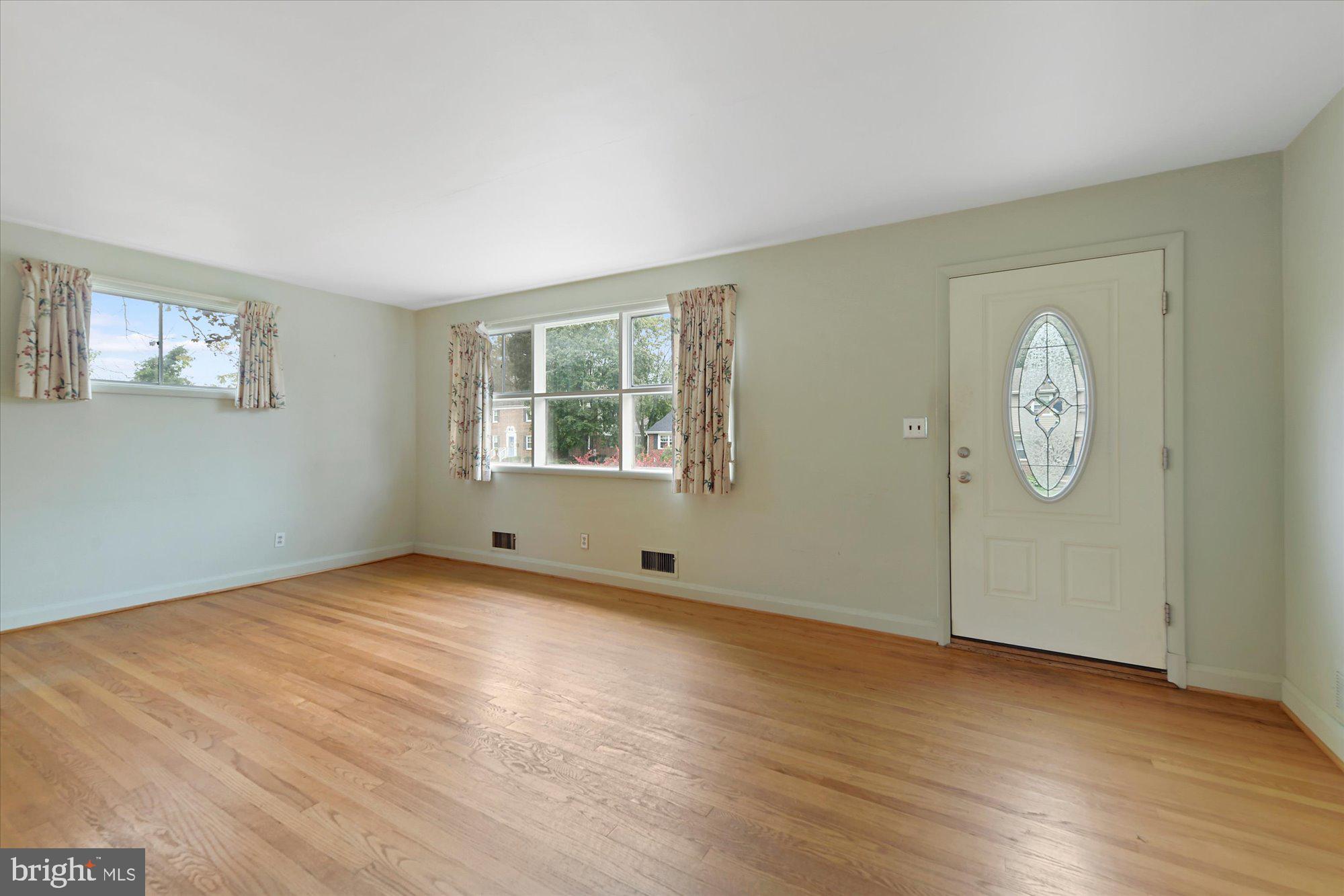 1614 Landon Road Towson, MD 21204 - Photo 4 of 41 Gallery Image 4