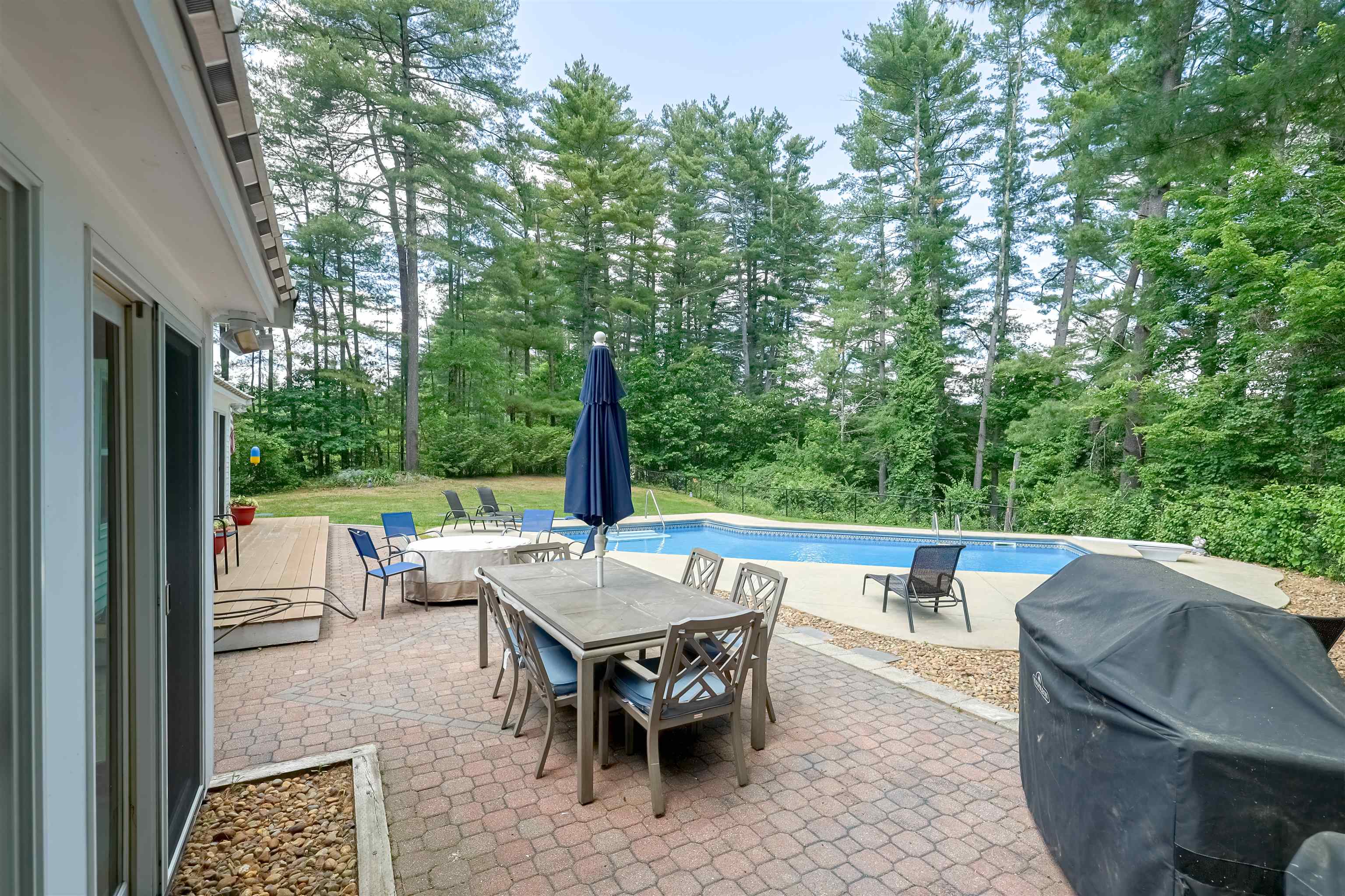15 Pinewood Drive Amherst, NH 03031 - Photo 38 of 45