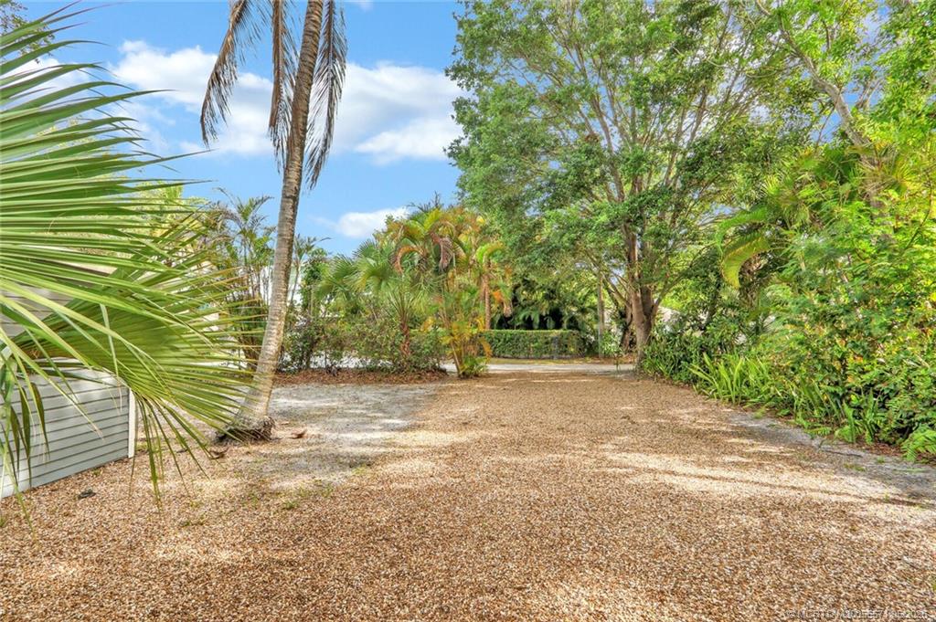 542 Southwest Halpatiokee Street Stuart, FL 34994 - Photo 31 of 33