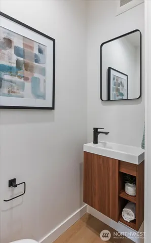 $859,950 | 3114 Queen Anne Avenue North, Seattle, WA 98109