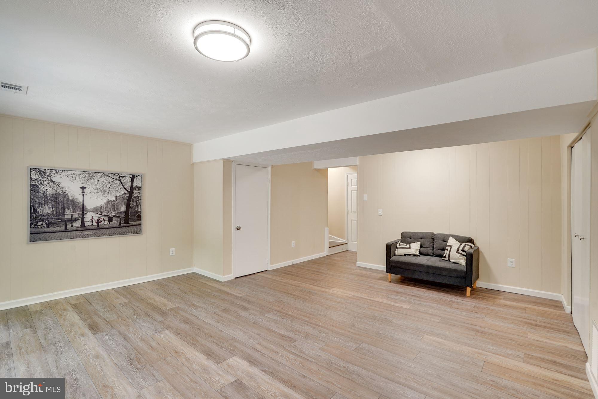 8014 Sleepy View Lane Springfield, VA 22153 - Photo 27 of 35 Lots of room for entertaining!