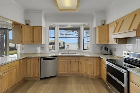 $995,000 | 40 Pebble Beach Circle, Coldspring, TX 77331